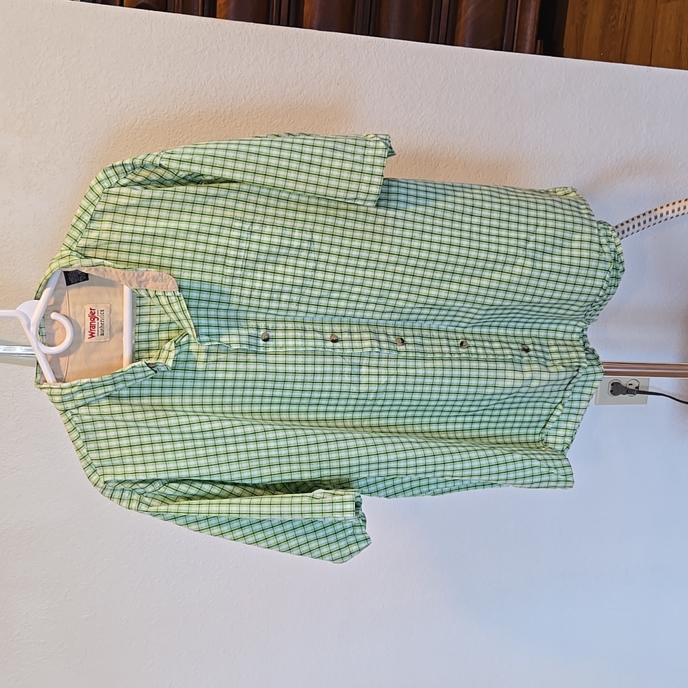 Men's Wrangler Authentics plaid button-up shirt